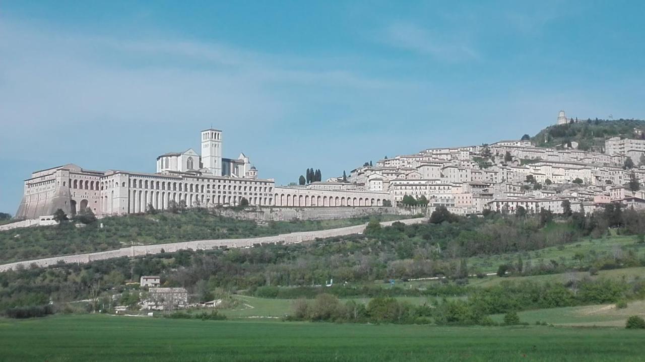 Casa Del Frate Daire Assisi Dış mekan fotoğraf
